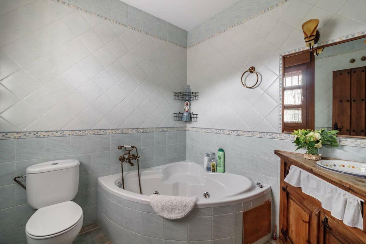 Encantadora Casa Con Piscina Privada Y Chimenea 파둘 외부 사진