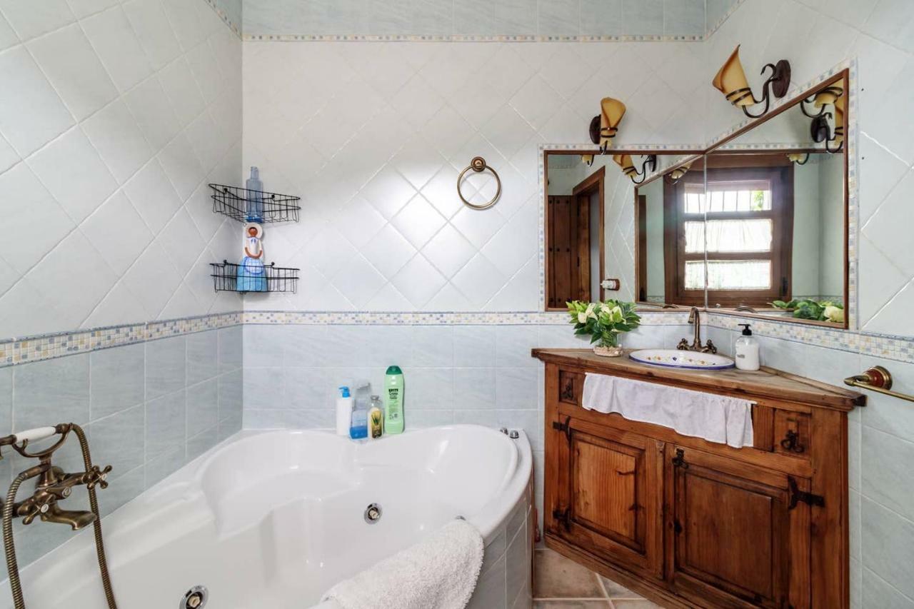 Encantadora Casa Con Piscina Privada Y Chimenea 파둘 외부 사진