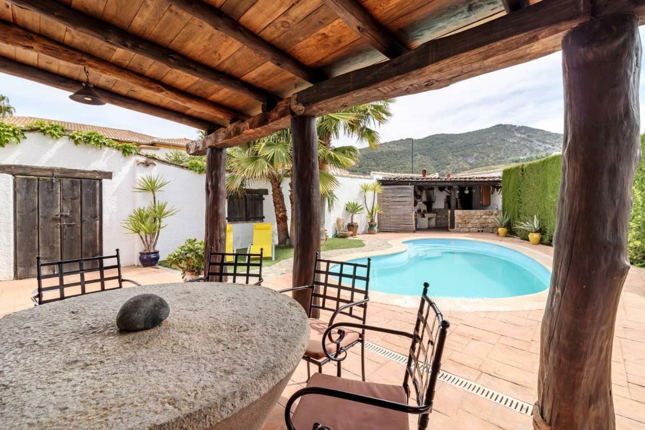 Encantadora Casa Con Piscina Privada Y Chimenea 파둘 외부 사진
