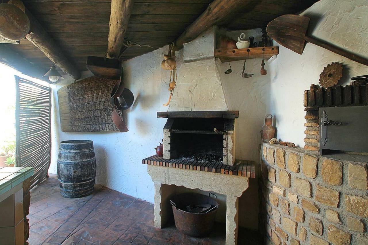 Encantadora Casa Con Piscina Privada Y Chimenea 파둘 외부 사진
